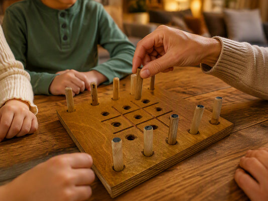 Handgefertigtes Holz-Brettspiel „Tic Tac Toe / Drei gewinnt“ – Spieleklassiker