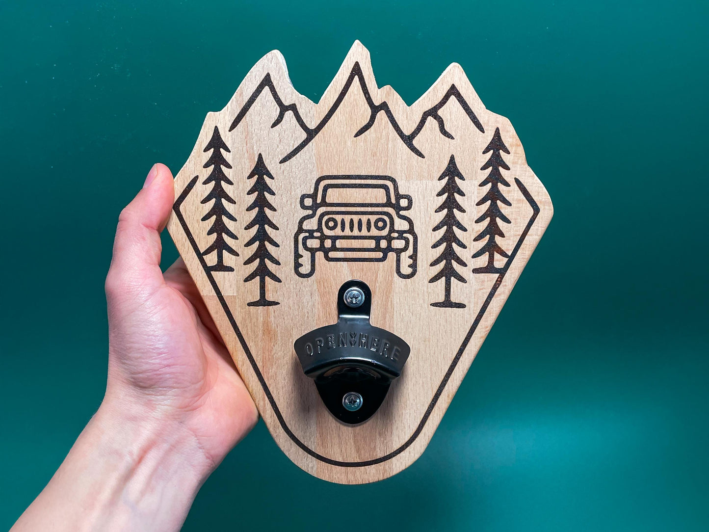 Magnetischer Flaschenöffner aus Holz – Jeeper & Camper Motiv