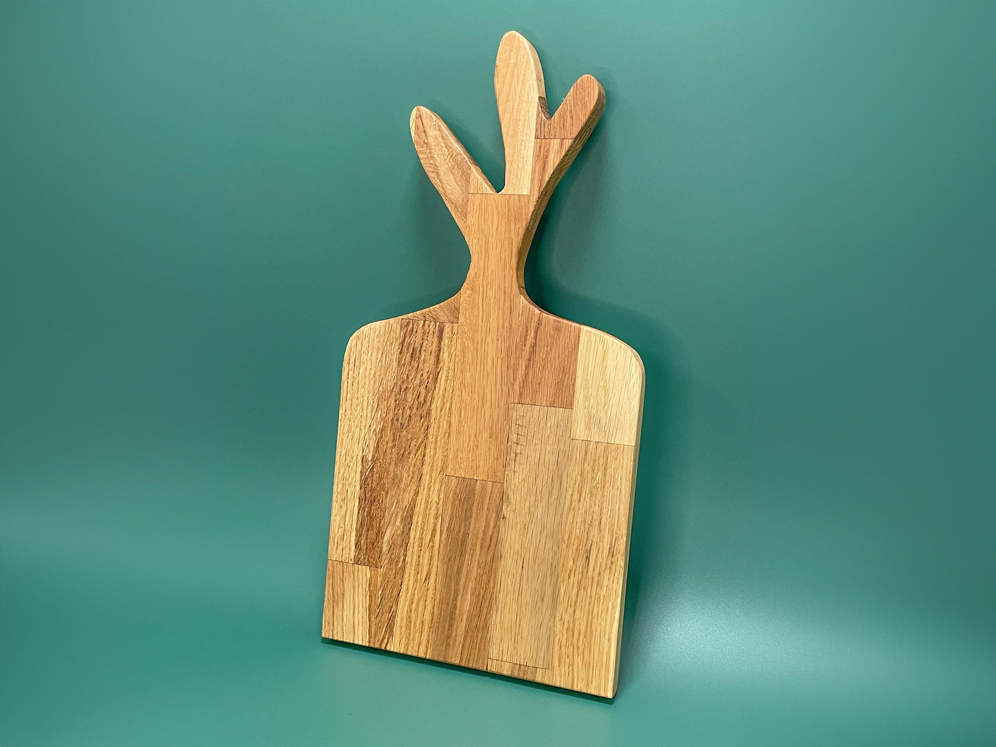 Handgefertigtes Schneidebrett „Hirschgeweih“ aus Eichenholz – Brotzeitbrett, Servierbrett & Geschenkidee