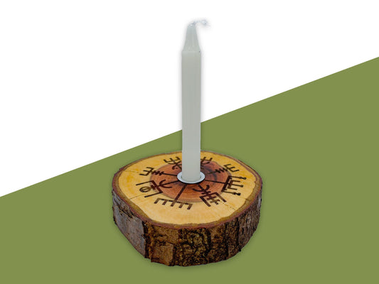 Handgefertigter Kerzenhalter aus Holz – Vegvisir Wikingerkompass